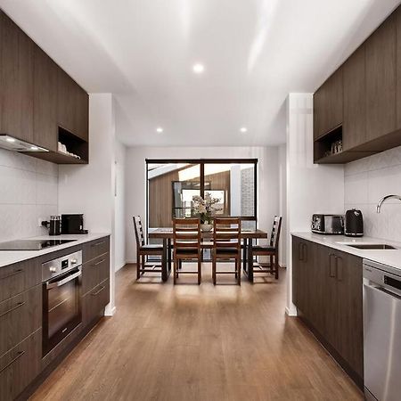 Stylish Brand New Sunny 3Bdrm 3Bth Garage Sleeps 6 Leilighet Christchurch Eksteriør bilde