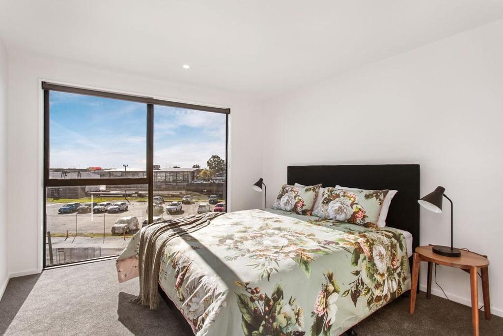 Stylish Brand New Sunny 3Bdrm 3Bth Garage Sleeps 6 Leilighet Christchurch Eksteriør bilde