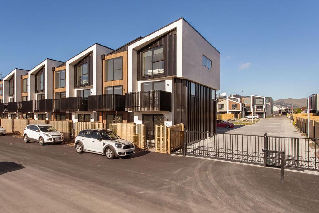 Stylish Brand New Sunny 3Bdrm 3Bth Garage Sleeps 6 Leilighet Christchurch Eksteriør bilde